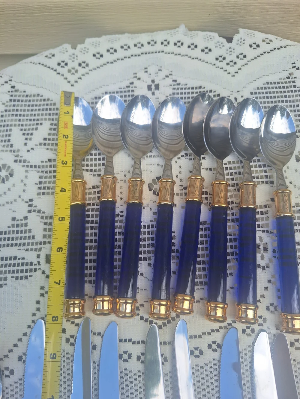 39‑Piece Cutlery Set – Beautiful Blue Handles – Very Good Condition